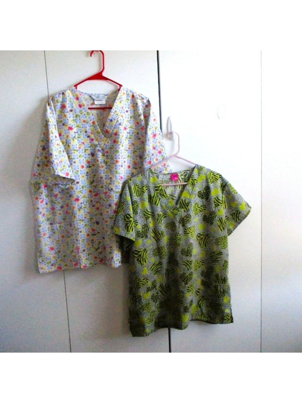 Cherokee & 365 Workwear XL Scrub Tops - Floral & Animal Heart Prints